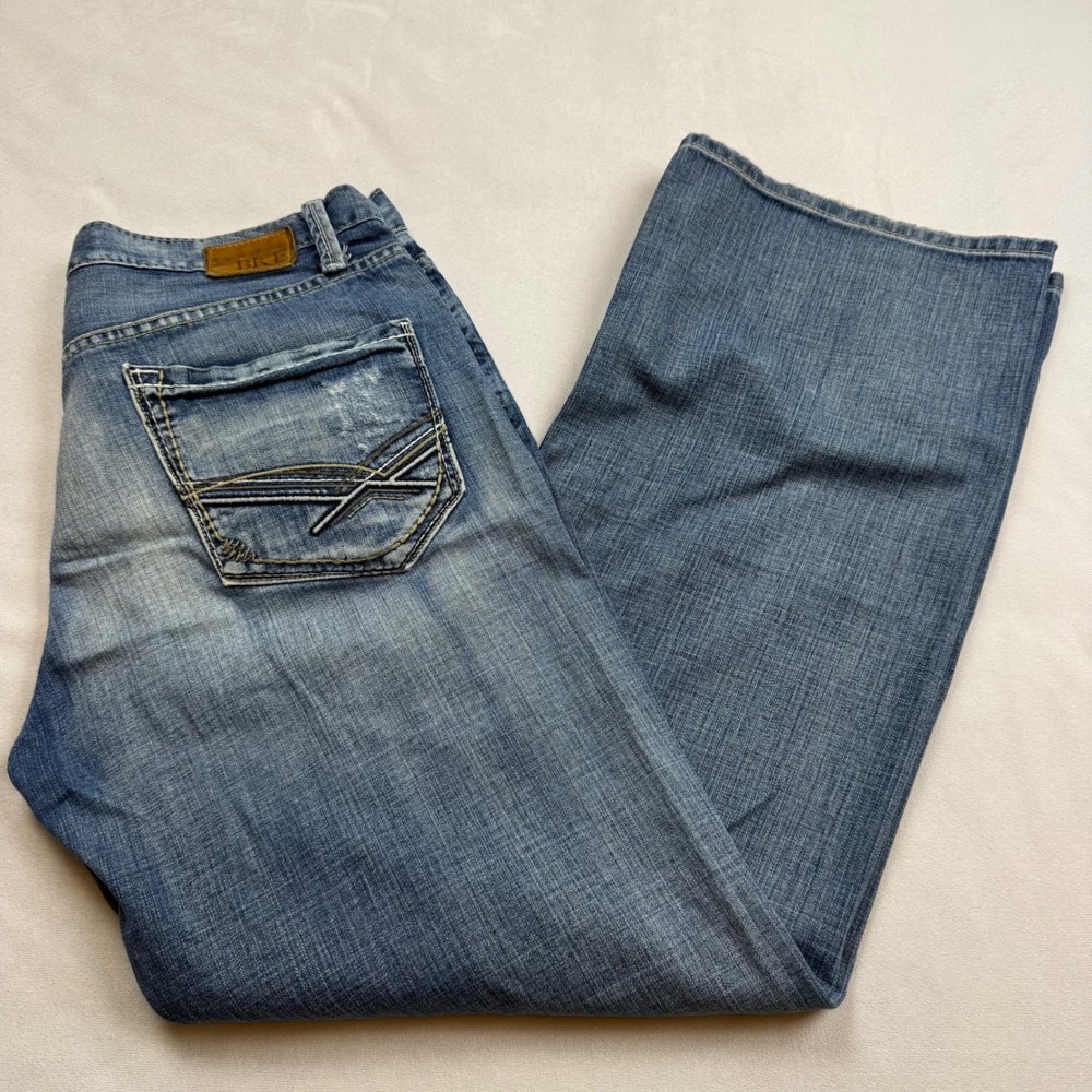 BKE Marshall Relaxed Fit Jeans Mens 36 Medium Wash Distressed Denim KBK9070R